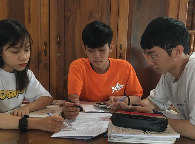 Bạn hãy tự vận dụng, củng cố kiến thức qua việc giải các bài tập, làm các bài thực hành