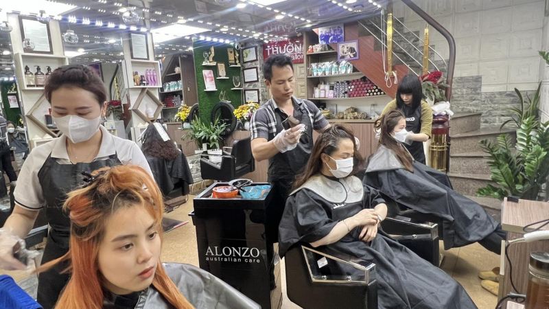 Thưởng Hair Salon 19 Thái Thịnh