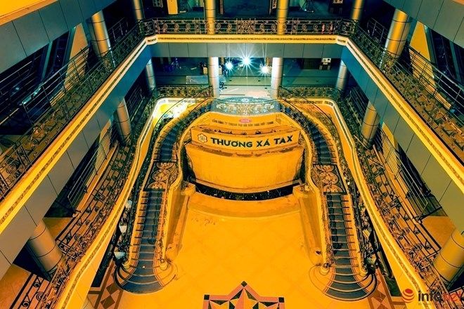 Bên trong thương xá