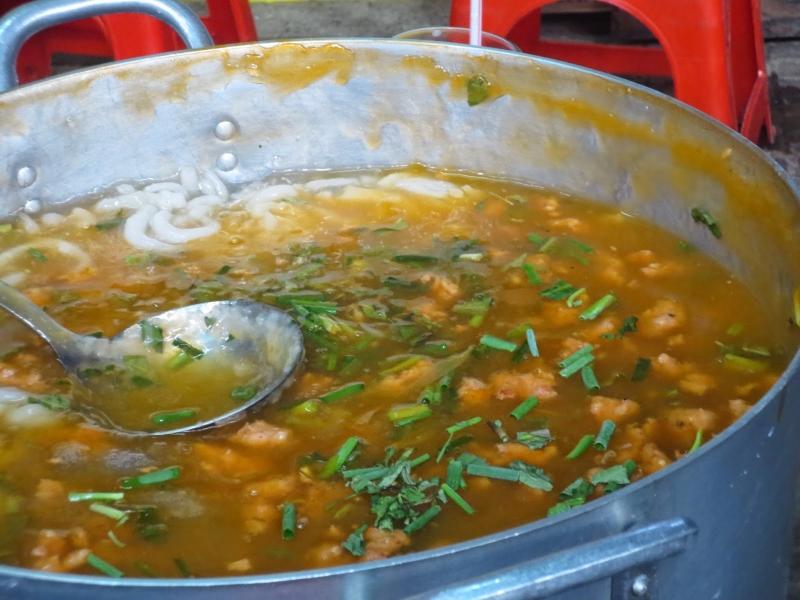 Thúy - Bánh Canh Nam Phổ