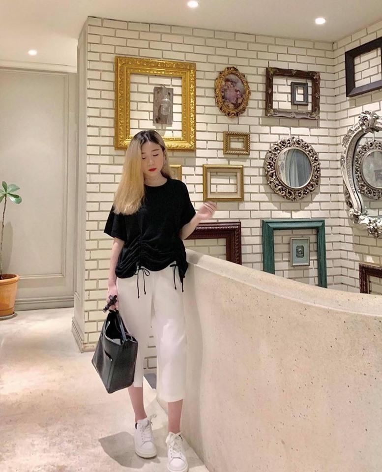 Tí Ngoan Store là cửa hàng với thiết kế độc đáo và khá kén người mặc.