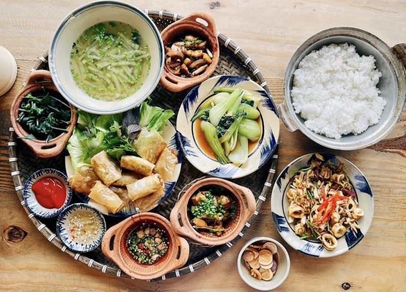 Tiệm Ăn Bếp Củi