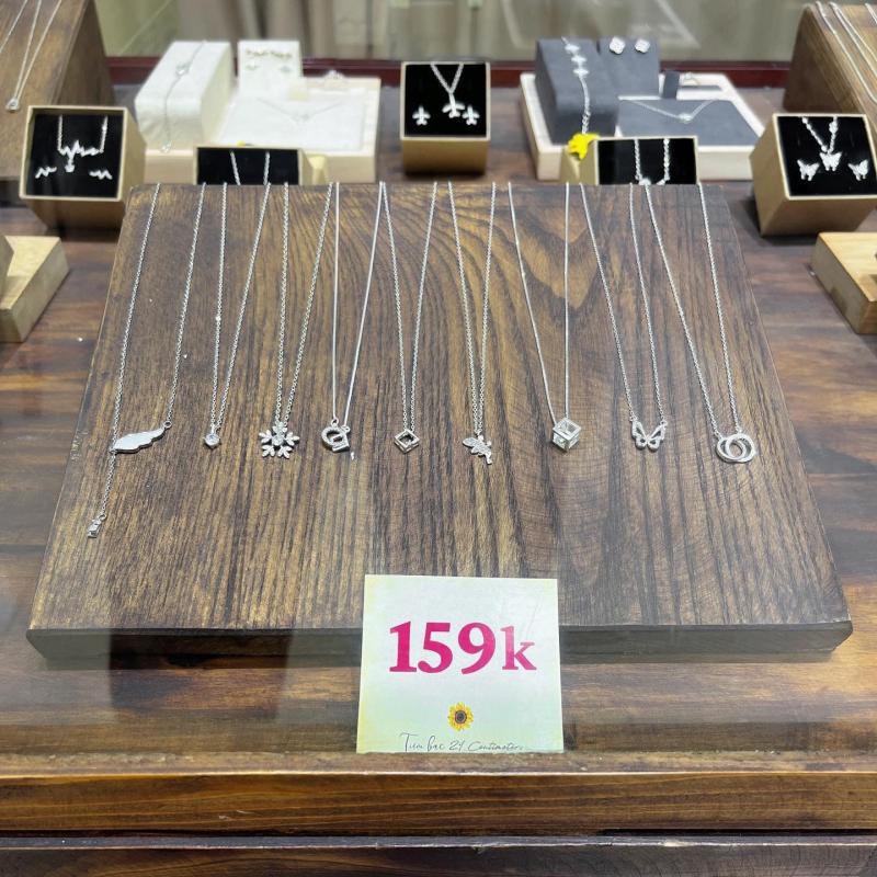 Tiệm bạc 21 Centimeters