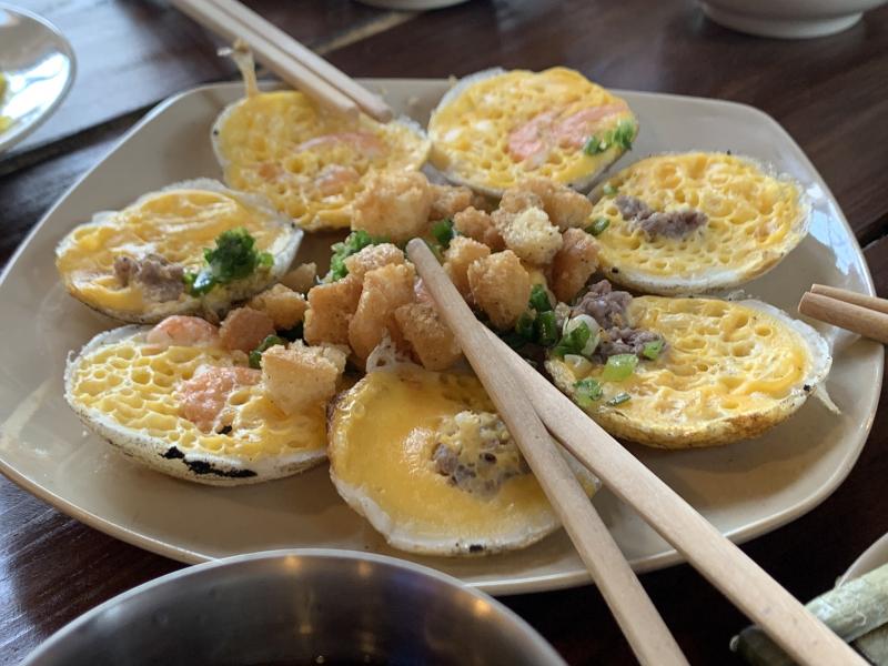 Tiệm Bánh Căn Bên Đồi