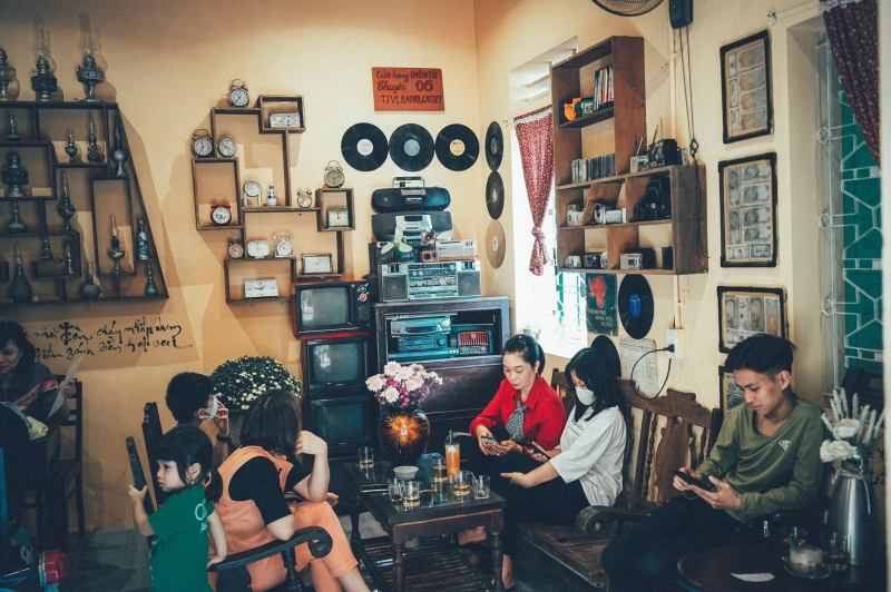 Tiệm Cà Phê 06