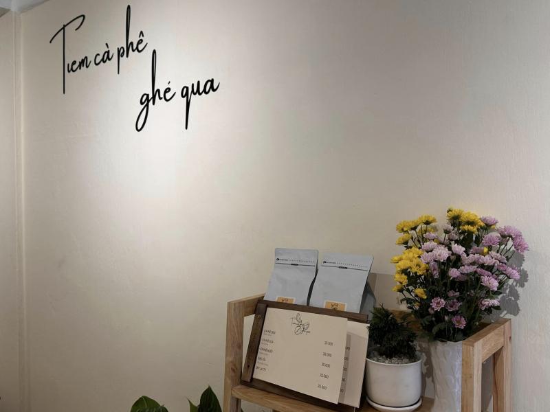 Tiệm Cà Phê Ghé Qua