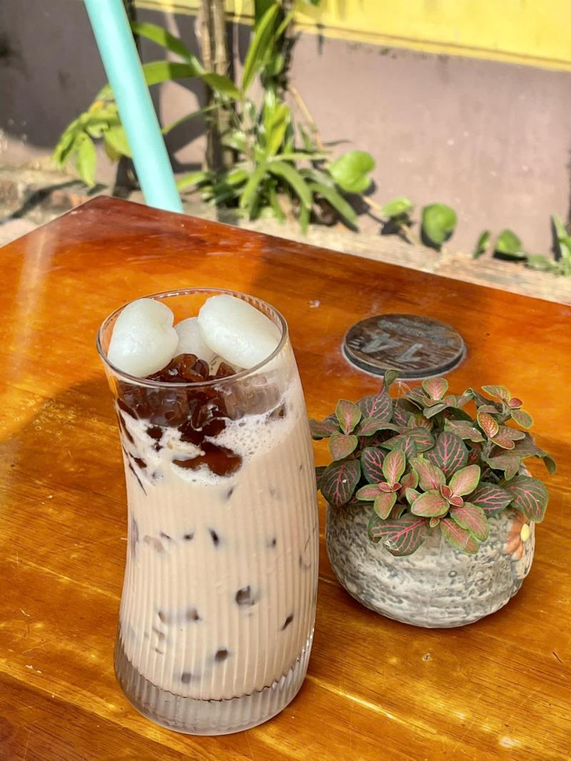Tiệm Cafe 1984
