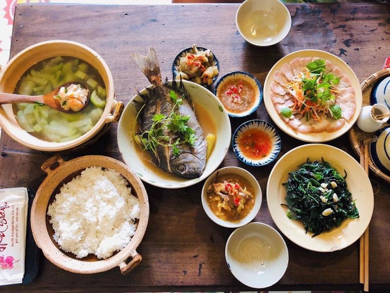 Tiệm Cơm - Cafe Hoa Giấy