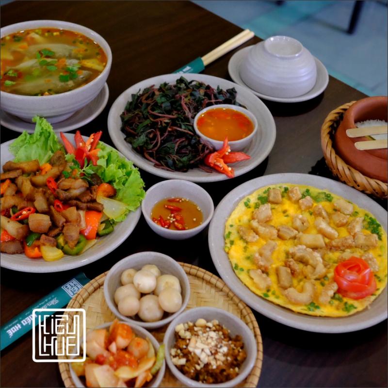 Tiệm Cơm Kiểu Huế