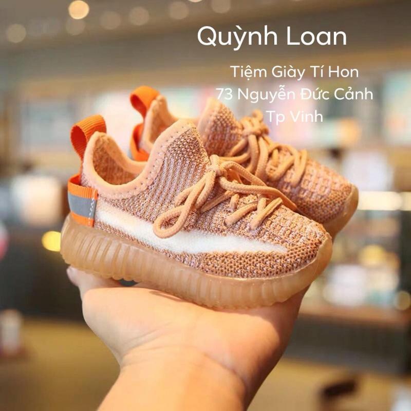 Tiệm Giày Tí Hon