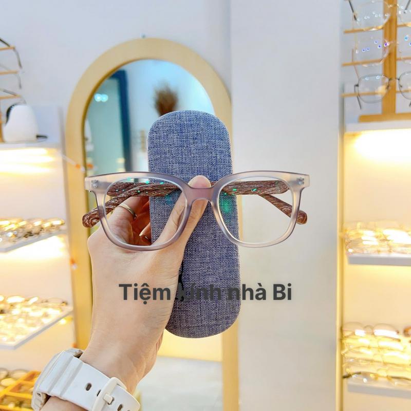 Tiệm kính nhà Bi