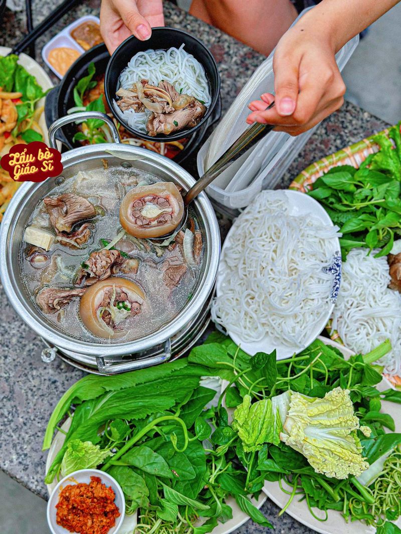 Tiệm Lẩu Bò Giáo Sĩ