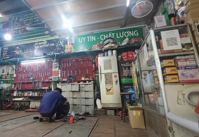 Tiệm Sửa Xe Máy Tiến Bồn