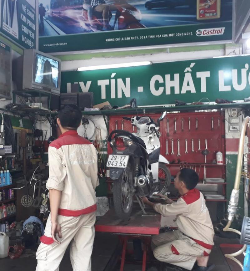 Tiệm Sửa Xe Máy Tiến Bồn