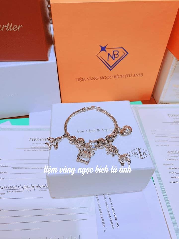Tiệm vàng Ngọc Bích
