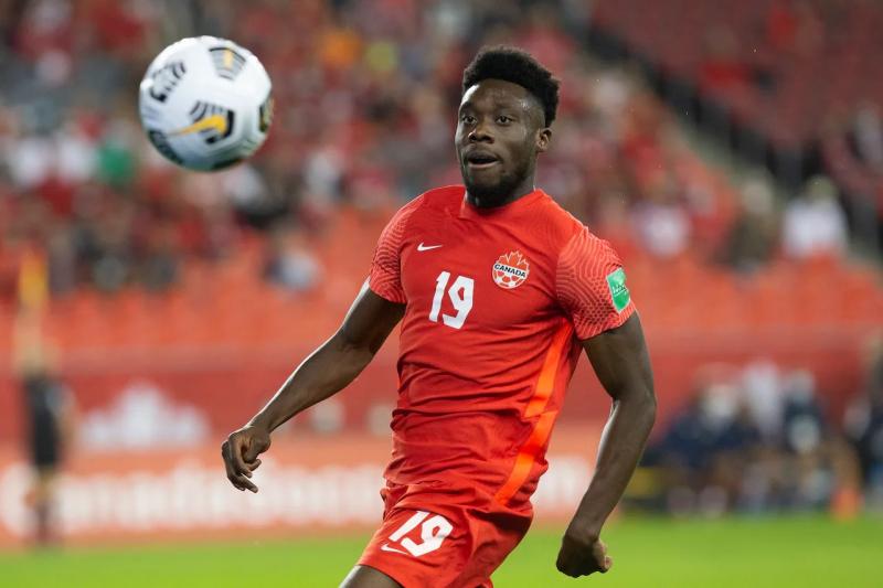 Tiền vệ Alphonso Davies, Canada