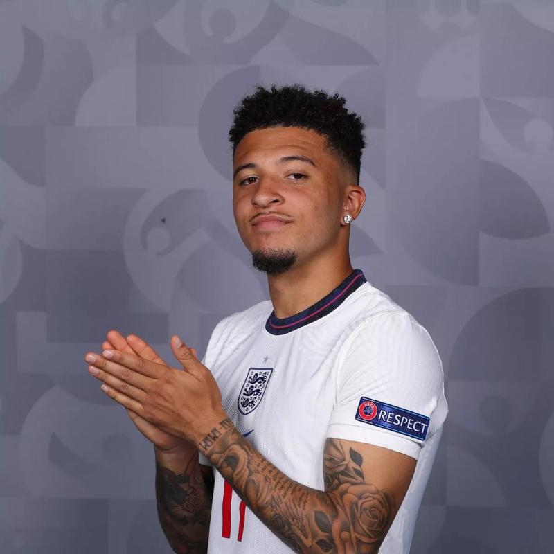 Tiền vệ Jadon Sancho, Anh