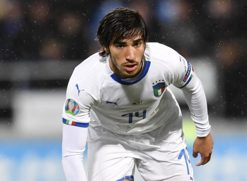 Tiền vệ Sandro Tonali, Ý