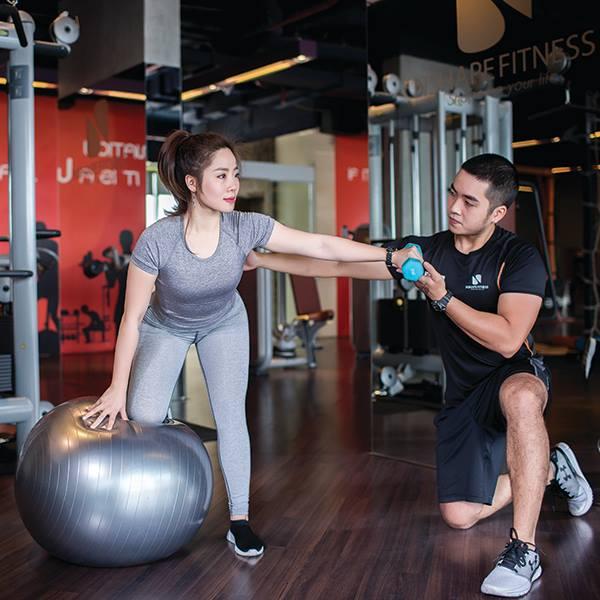 Tập với huấn luyện viên cá nhân cũng là sự lựa chọn tốt