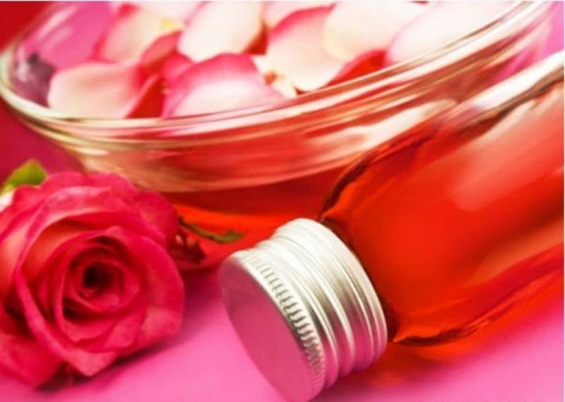 Tinh dầu hoa hồng được chiết xuất từ cánh hoa