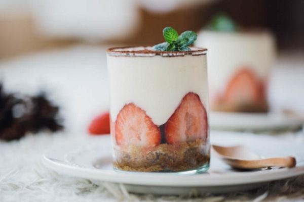 Tiramisu dâu tây