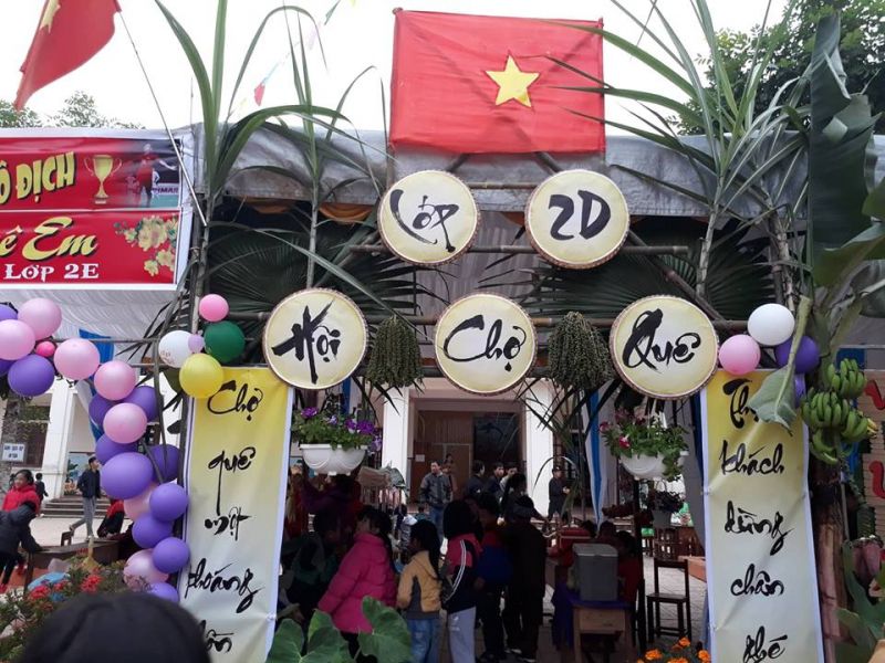 Tổ chức hội chợ cho thầy cô