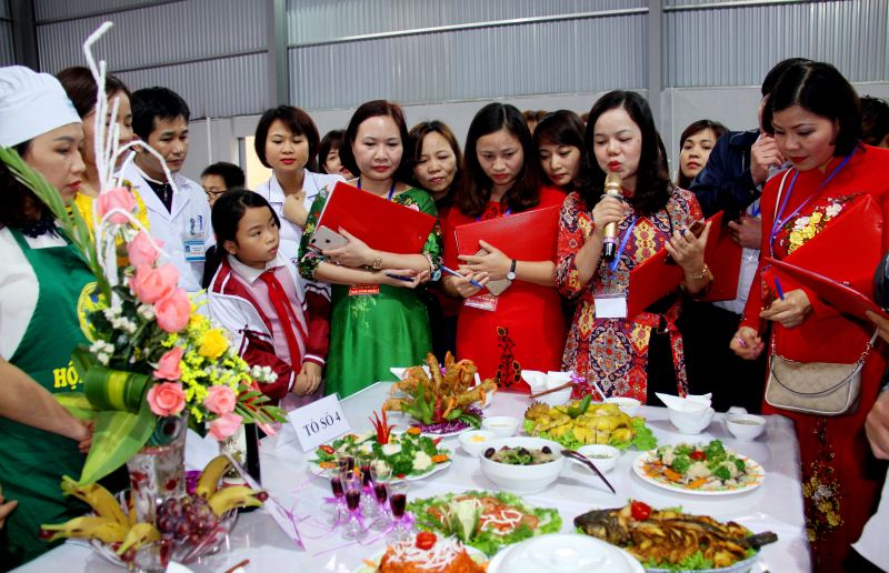 Tổ chức cuộc thi nấu ăn