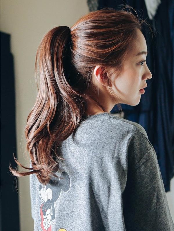 Tóc buộc đuôi ngựa