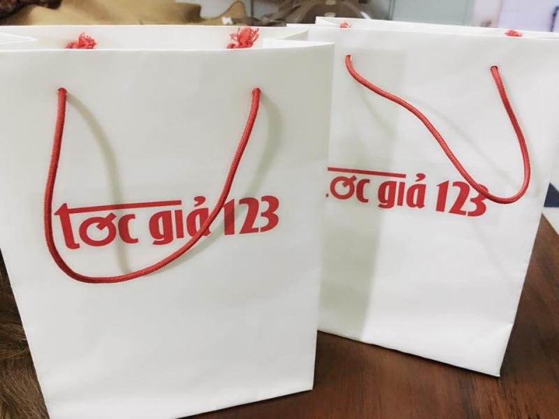 Tóc giả 123 được rất nhiều khách hàng tin tưởng (Nguồn: Sưu tầm)