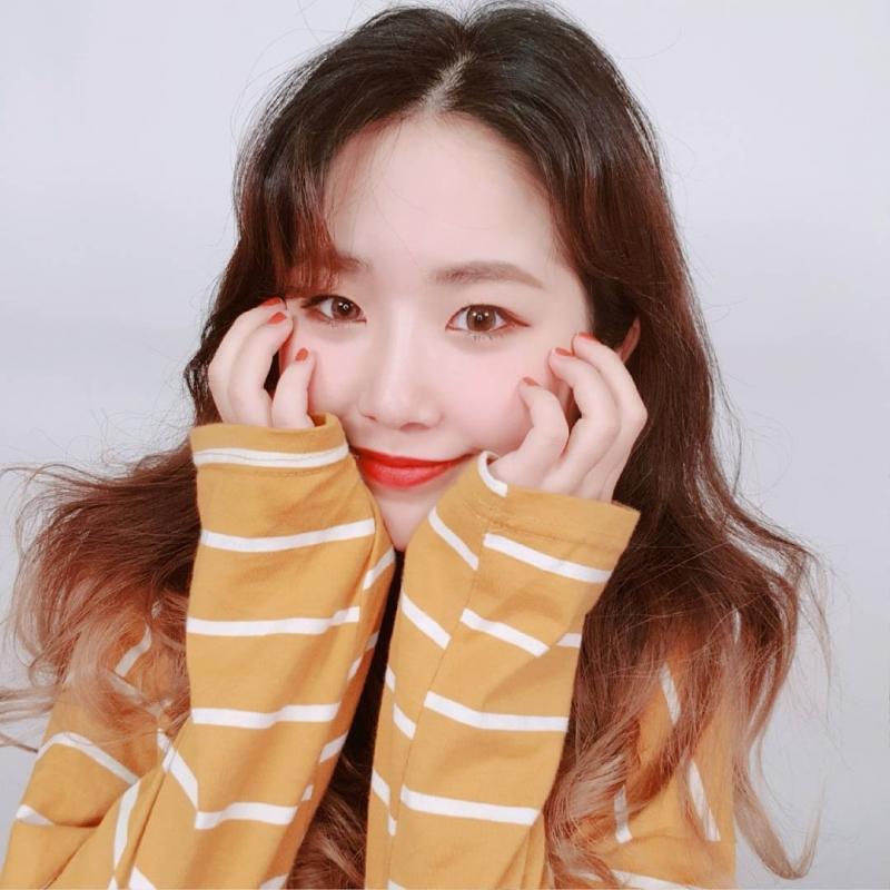 Kiểu tóc mái xoăn xoắn ốc