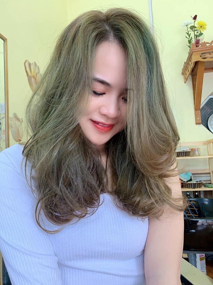 Tóc màu xanh rêu