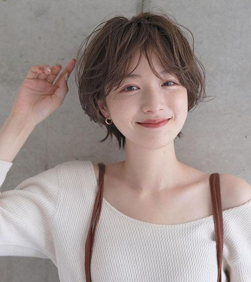 Tóc ngắn xoăn tomboy