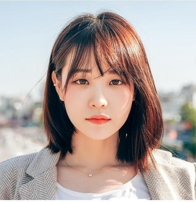 Tóc ngang vai mái thưa