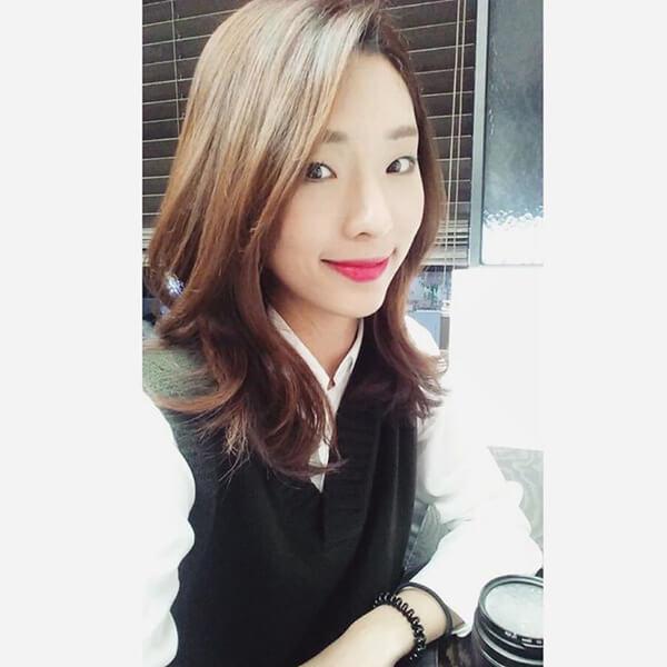 Tóc ngang vai uốn xoăn