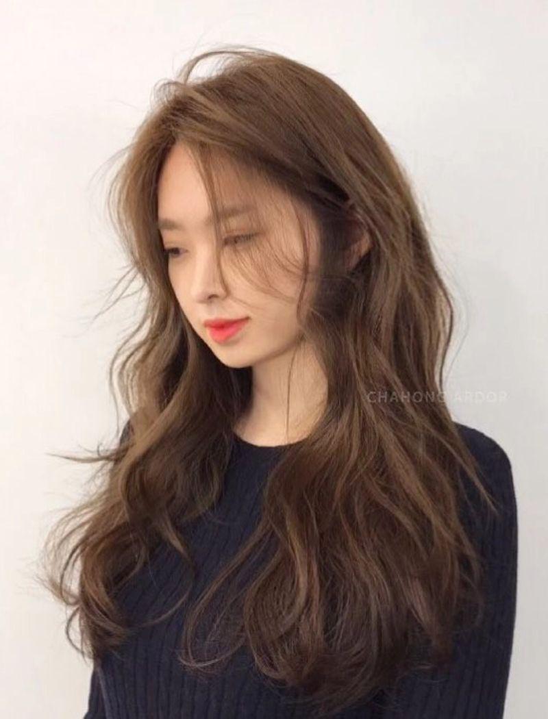 Tóc xoăn nhẹ nhàng, tự nhiên