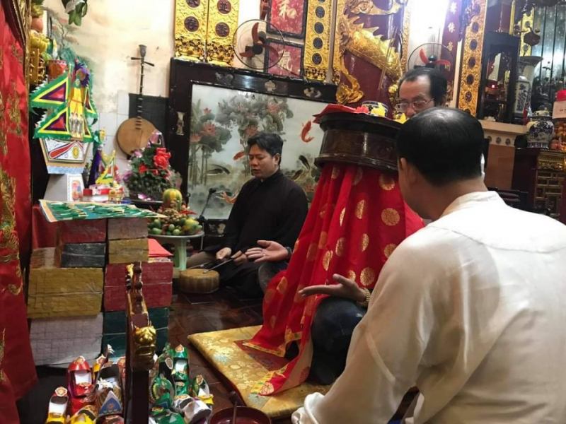 Bản mệnh hiểu theo nghĩa hán việt là bản mệnh gốc của một con người. Khi bạn tôn nhang bản mệnh tức là bạn thành tâm gửi thân mệnh của mình nơi đấng linh thiêng. Nhờ sự gia ân, che chở độ trì cho cuộc sống được bình yên và may mắn.