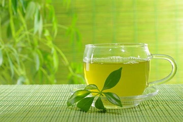 Toner trà xanh cho làn da sáng khỏe