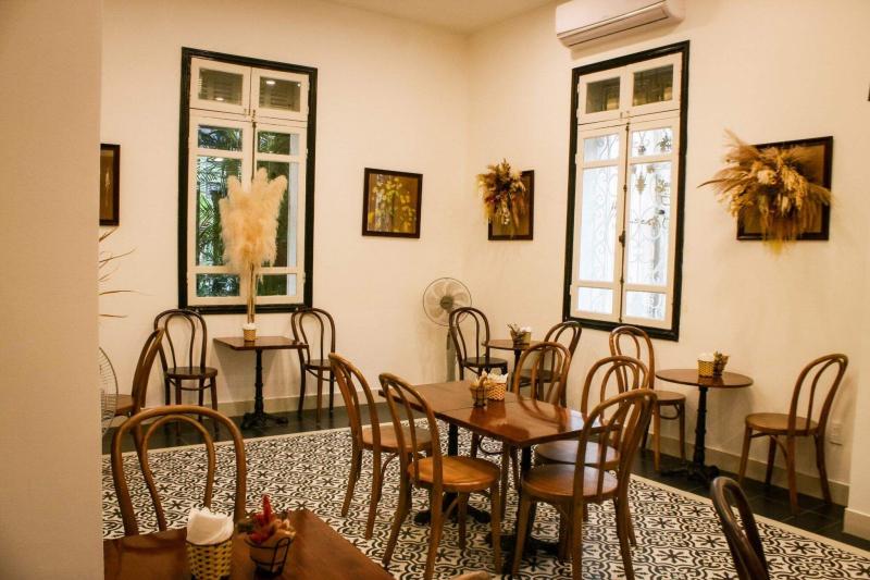 Tonkin Coffee & Bakery