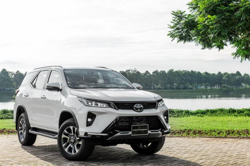 Toyota Fortuner: 995 triệu VND