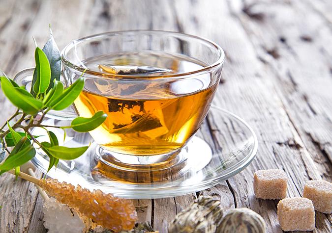 Trà có hương thơm đặc trưng của hoa atiso và là loại thức uống rất có lợi cho sức khỏe