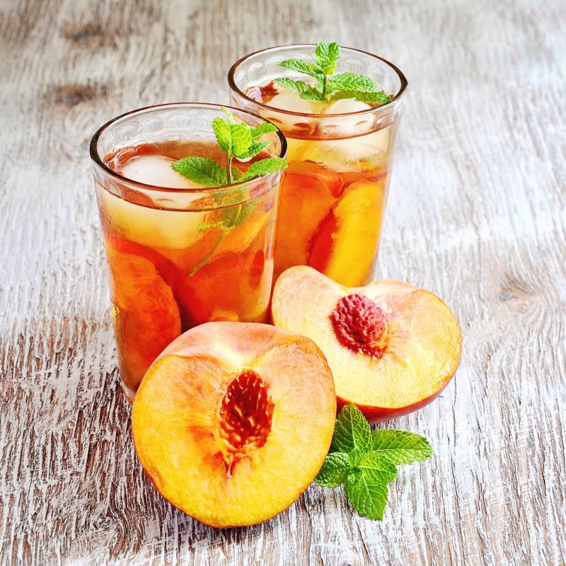 Trà đào với màu sắc bắt mắt