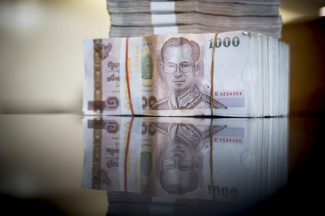 Những khoản tiền lớn trả trước
