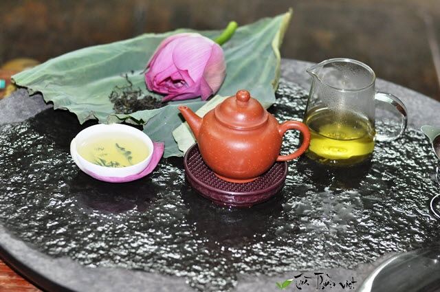 Trà Sen Tây Hồ
