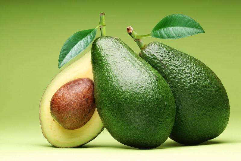 Dưỡng chất vitamin E trong bơ khi tác dụng lên tóc sẽ giúp tóc nhanh chóng mềm mượt và chắc khỏe.