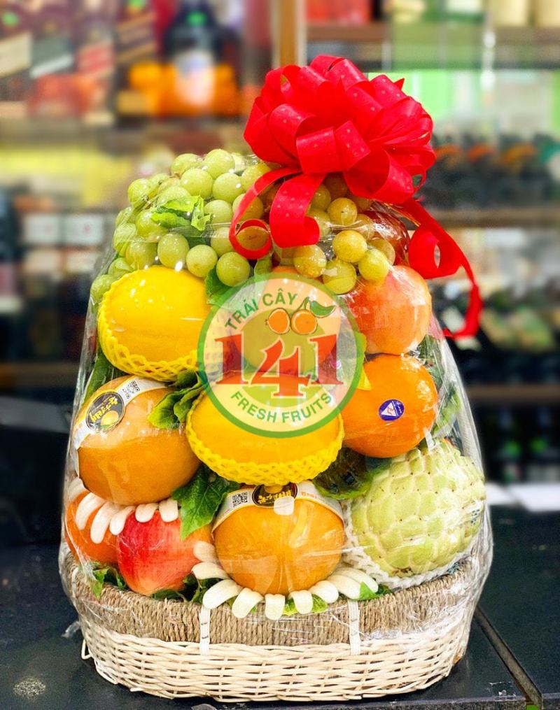 Giỏ quà kết hợp bánh kẹo ở Trái cây 141