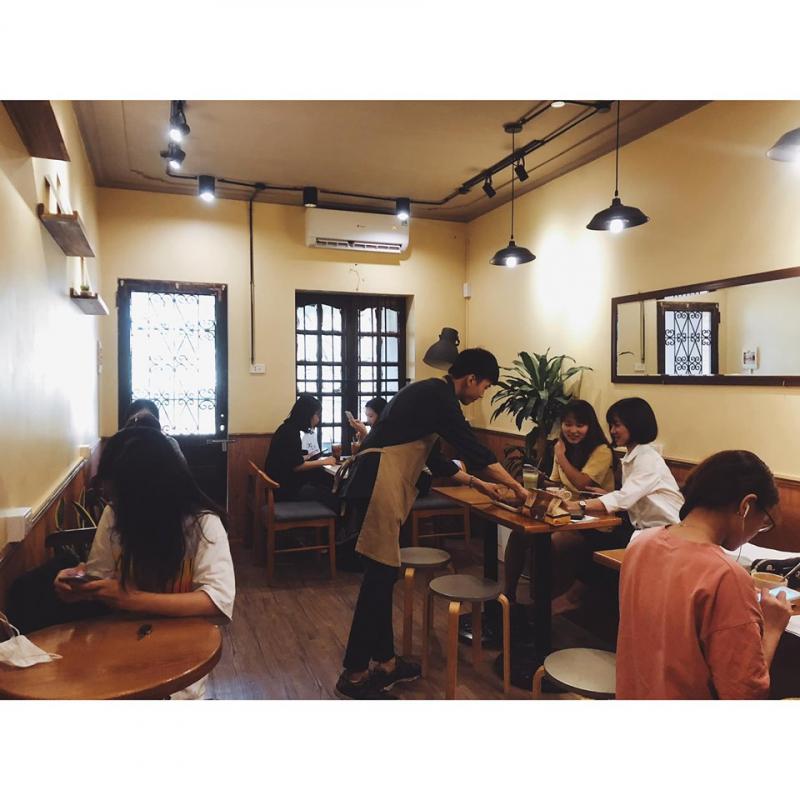 Trạm Books & Coffee