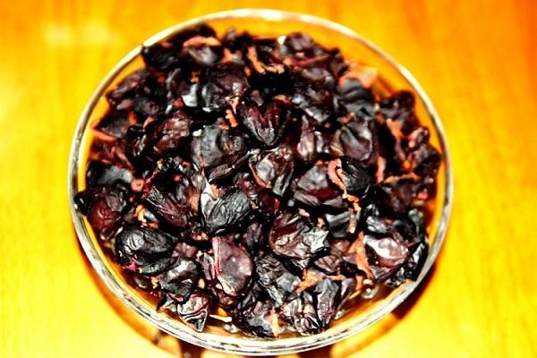 Trám đen được ngâm tương