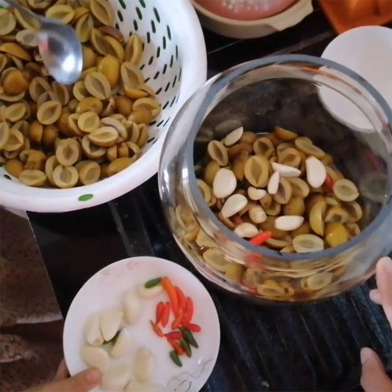 Trám ngâm mắm