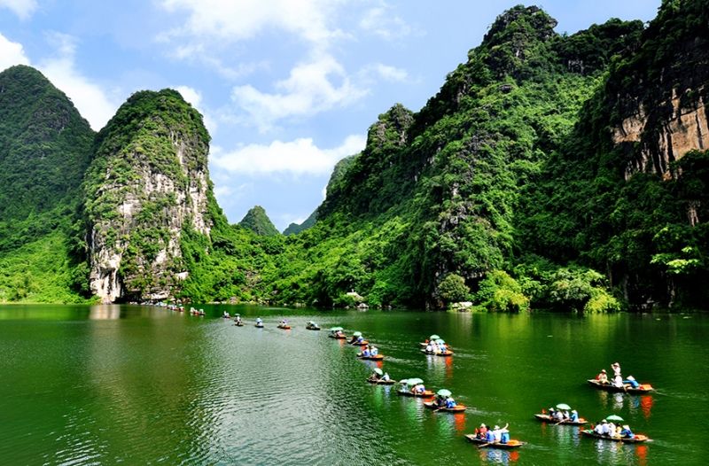 Quần thể danh thắng Tràng An - Ninh Bình.