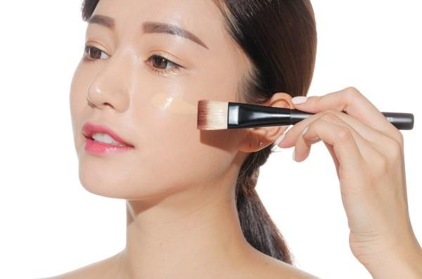 Trang điểm nhẹ khi ra đường